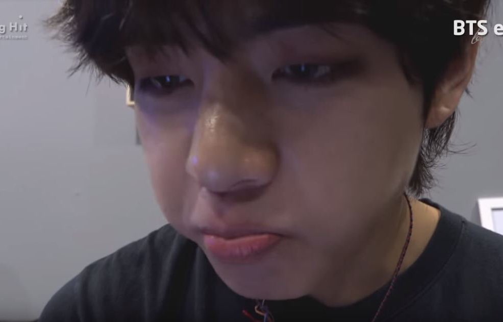 flowerstaegi's tweet photo. i’m not crying you are https://t.co/L2zerH9nlu