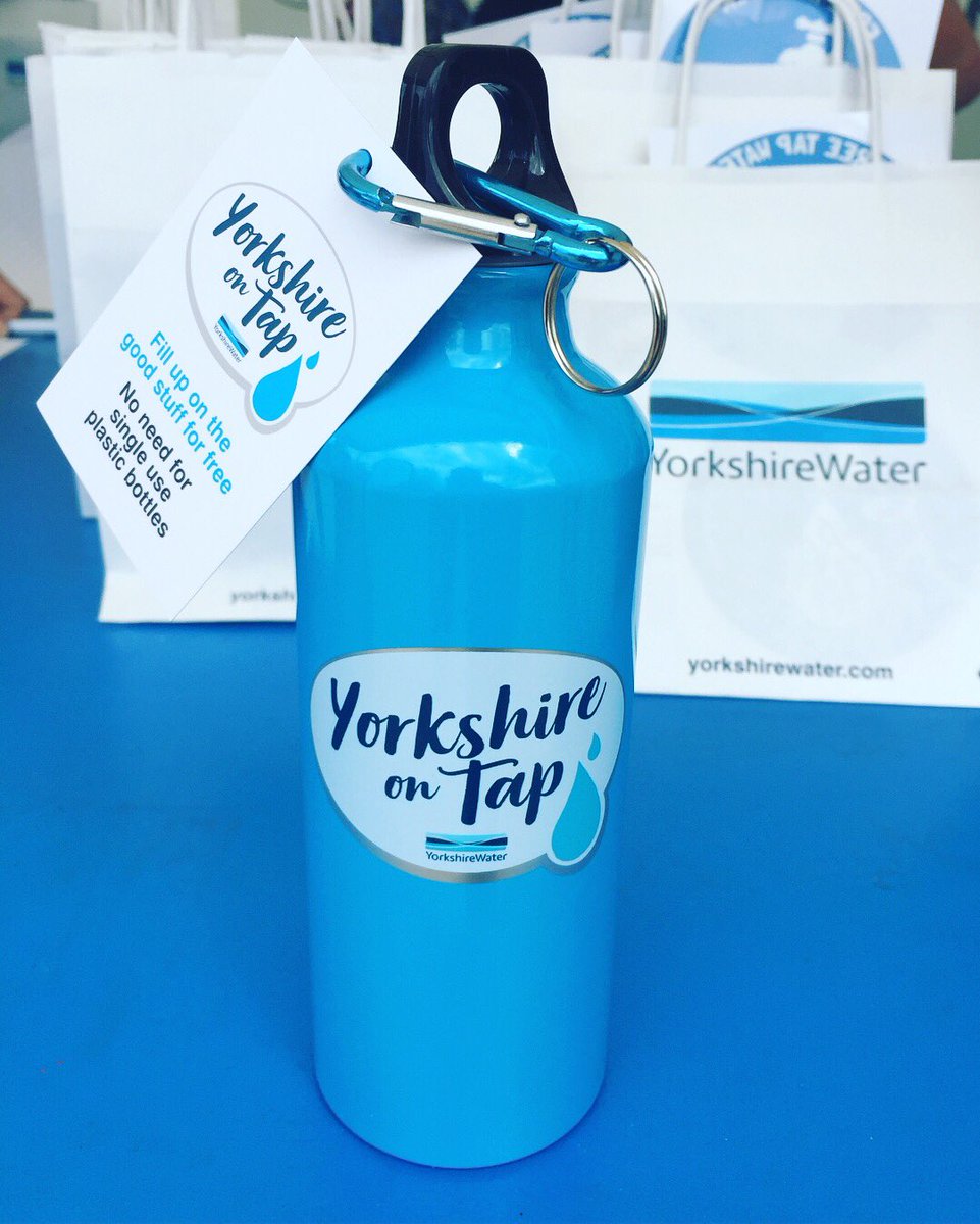 YorkshireWater's tweet image. Today we’re giving all our colleagues reusable bottles so that we can cut down on #plasticwaste across the business! We’ve got the water bar set up and are giving info on how to sign up businesses to the @refill scheme #refill #refillyorkshire #yorkshireontap #yorkshireday