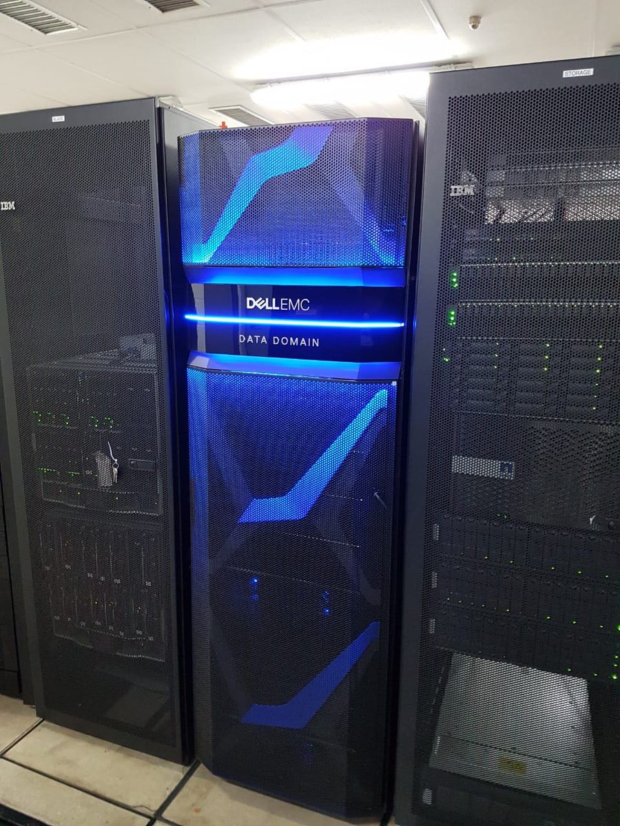 Pictures shared from brazilian customer data center today. Customer visited the #RioEBC on 2016 and it was a long campaign to displace their previous #Storage and #DataProtection vendors. Congratulations <a href="/thiagoaix/">Thiago Ferreira</a> and @DellEMCBrasil! #GetModern