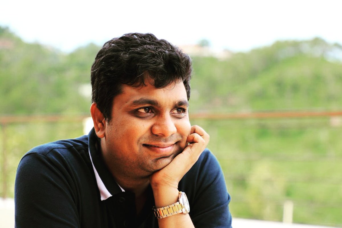Deven_nya's tweet photo. “You may not have received much in your legacy
but the society will bequeath you with greater things. Be willing to accept.”
- Devendra Kumar Gupta
#DevendraQuotes #LaadliDevendra #LaadliRakshak https://t.co/cMNgmI7SUM