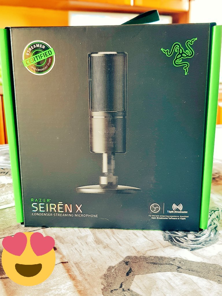 lance_matteo's tweet photo. Weeeeeee che figoooooo!!!! #Razer #streaming #game #gamer #microphone https://t.co/TkCLsXlT0c