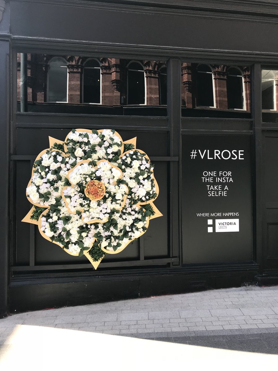 Happy Yorkshire Day! 

Our White Rose - designed by the wonderful Bazaar - sitting proud in Leeds city centre... #VLRose