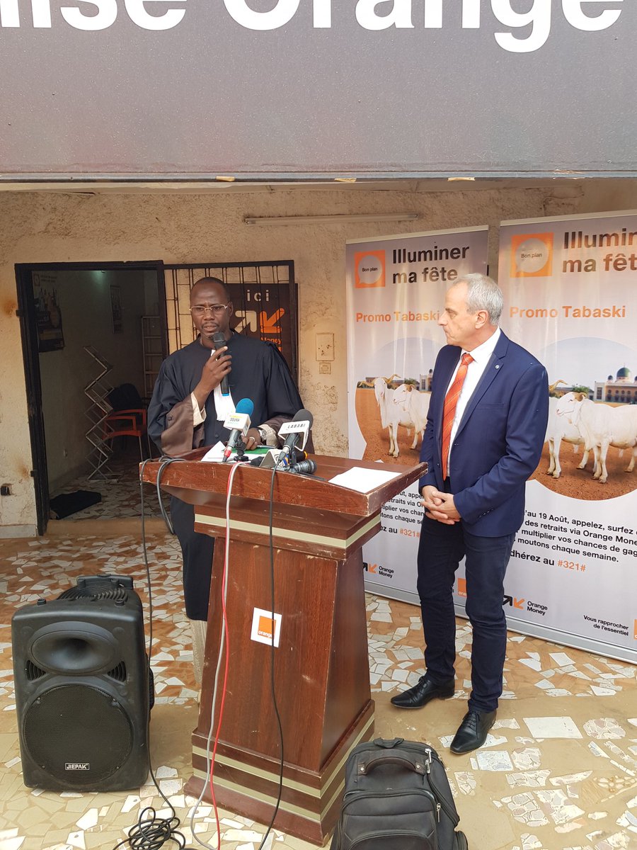 InoussaARIMA1's tweet photo. Cérémonie de remise de moutons aux clients Orange Niger qui a à coeur de toujours vous rapprocher de votre essentiel https://t.co/LARFHAkaPV