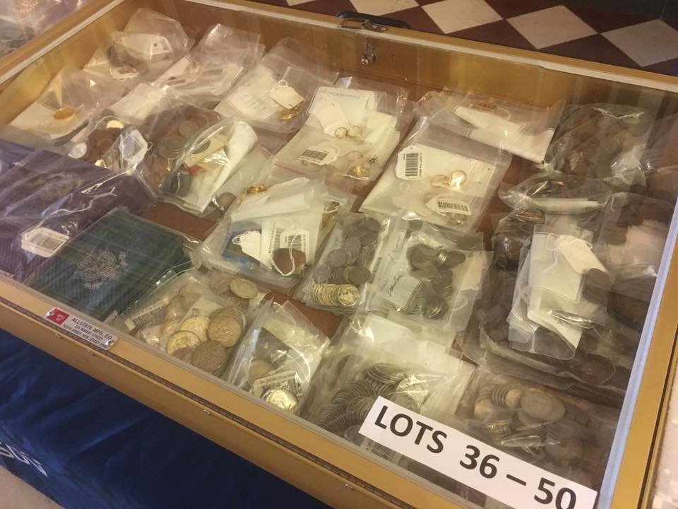 HAPPENING TODAY: We are set up on the first floor of the IL State Capitol for our #LiveUnclaimedPropertyPreview! We're here until 3pm.