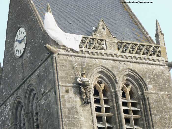 Sainte Mere Eglise a famous D-Day village in #Normandy 

#France #travel #photos of #SaintemereEglise  buff.ly/2NThn2Q