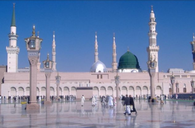 « قال ابن قيّم الجوزيّة رحمه الله : وتبليغ سنّته صلّى اللّه عليه وسلّم ، أفضل من تبليغ السّهام إلى نحر العدوّ ، لأنّ تبليغ السّهام يفعله كثير من النّاس ، أما تبليغ السّنن ، فلا يقوم به إلا ورثة الأنبياء وخلفاؤهم في أممهم ، جعلنا اللّه منهم بمـنّه وكرمـه ، آمين ، آمين 💕 » ..