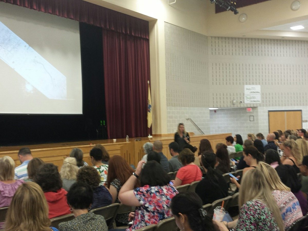 rnjteach's tweet image. Kicking off #TechSplash2018 with @alicekeeler.