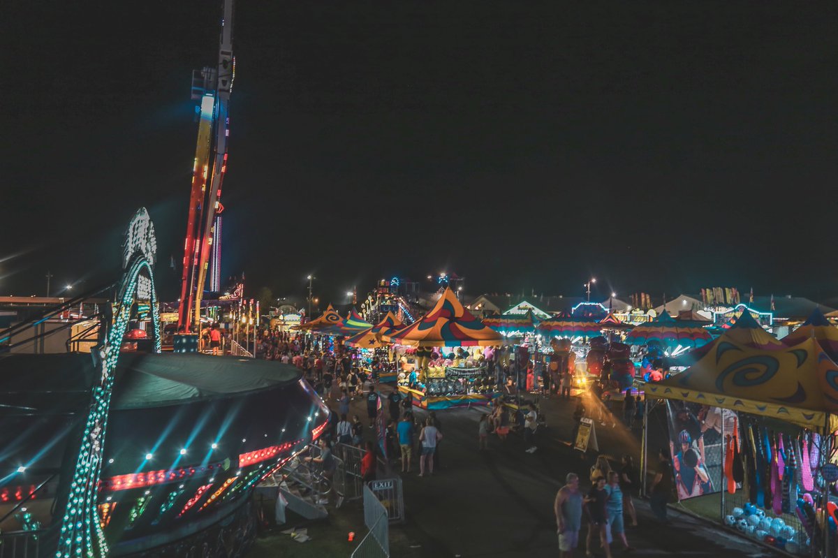 esearer's tweet photo. 🎆🎡🍬 Porter County Fair https://t.co/tVcY0HmQjY