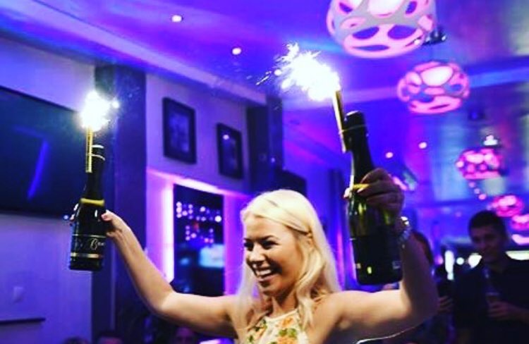 Come join us this Wednesday evening for some fantastic cocktails 🍹 shisha 💨 &amp; our live DJ 🎧✌🏼 #babilonia #cocktails #cocktailbar #shisha #terrace #marbella #puertobanus