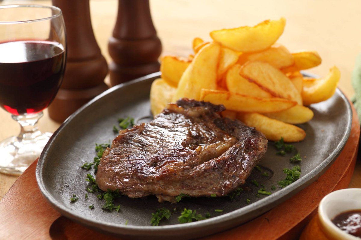 Wednesday nights are Steak Nights! 

2x 8oz Rump Steaks + Bottle of House Wine for only £22.95.Every Wednesday, served 5pm-9pm at GT's Bar &amp; Grill!
#steaknight #pubsteaknight #pubfood #connahsquay #deeside #flintshirepictures #northwalestweets #chestertweets <a href="/eatnorthwales/">Eat North Wales</a>