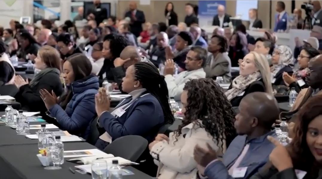 Future_of_HR's tweet photo. Share if you were there: 2018 #FutureofHR Summit &amp; Awards Highlights Video 🎥 https://t.co/u0ZqTKrbk1 🎥 @Careers24Jobs @SAPAfrica @alexforbes @SABCNewsOnline @PicknPay @Travelstart @follow_transnet @colinjbrowne @directhire_ @RenniesTravelZA @lessondesk @BestmedScheme @Smart_HR https://t.co/OXqBVyayY6