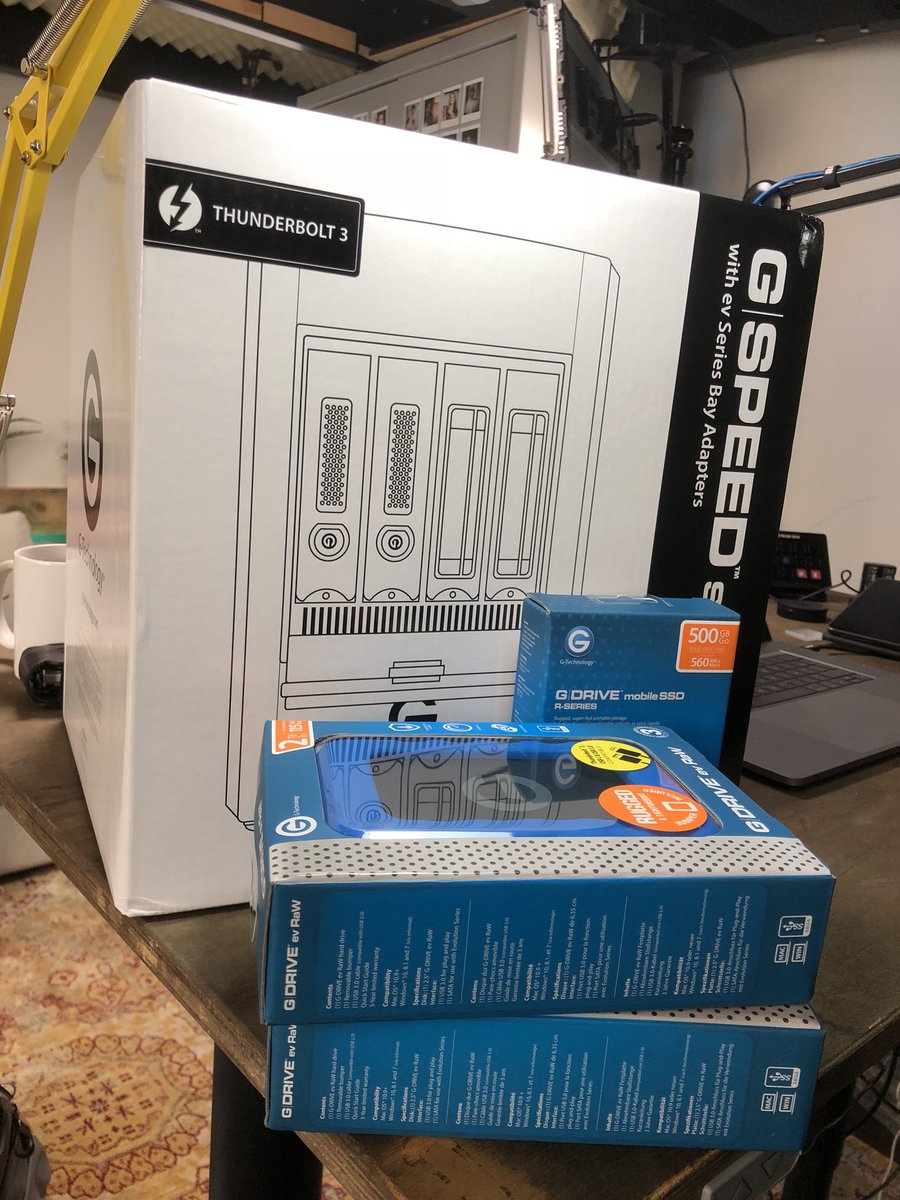jeromekeinborg's tweet photo. 28To à tester pour @NowTechTV , c’est du bonheur en barre ♥️♥️♥️, les monteurs vidéo comprendront 😉 #NeedForSpeed @GTechnologyEUR @GTechStorage #GSpeedShuttle #Thunderbolt3 #GDriveEV 115MB/s #GDriveSSD 560MB/s https://t.co/4BIzeS8MSl