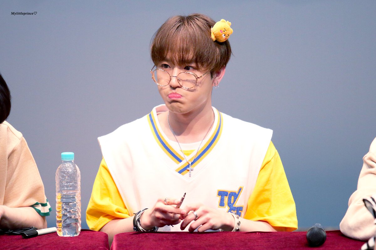 littleprinceGI's tweet photo. 180729 타겟 실화냐 마지막 팬사인회 용산
【update】

@TARGET7_K @target7official @target7japan 

#타겟 #TARGET #지아이 #GI #김효기 https://t.co/qVQUBU68Jz