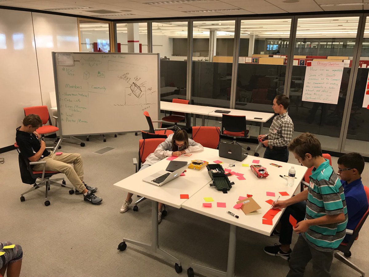 HCMSmaroons's tweet image. ⁦@OAISDfuturePREP⁩ brainstorming...making it happen this morning at Haworth.