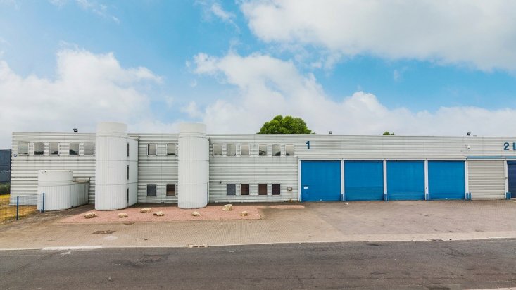 InnesEngland's tweet image. Range of recently refurbished units on principal route in and out of #Nottingham. Suitable for a range of uses. Contact @ScottAgent007  ow.ly/cb5S30ldDGy