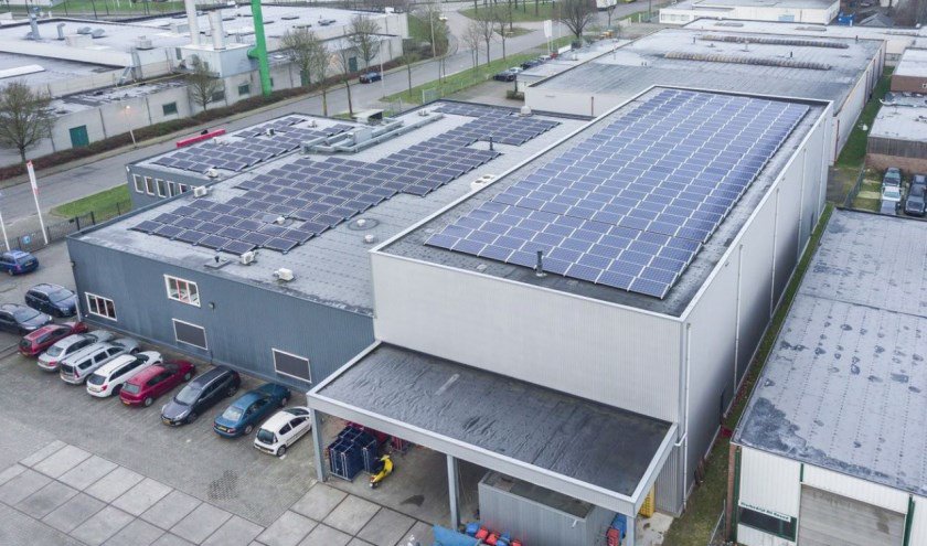 Het zonnetje blijft maar schijnen! In de maand juli leverden onze zonnepanelen maar liefst 7909 kWh op (het gemiddeld energieverbruik van een huishouden is 3.500 kWh per jaar). Op onze website kunt u zien hoeveel zonne-energie MailStreet per dag opwekt! mailstreet.nl