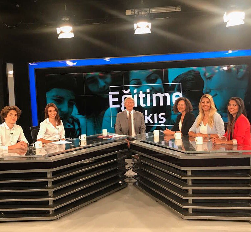 BetulErok's tweet photo. Eğitime Bakış programına konuk olduk. Eğitimin Türkiye'deki lideri @DogaOkullari nı anlattık. @AliRizaLule @Didem_Ozgul @JalanGK https://t.co/0K7cltphUc