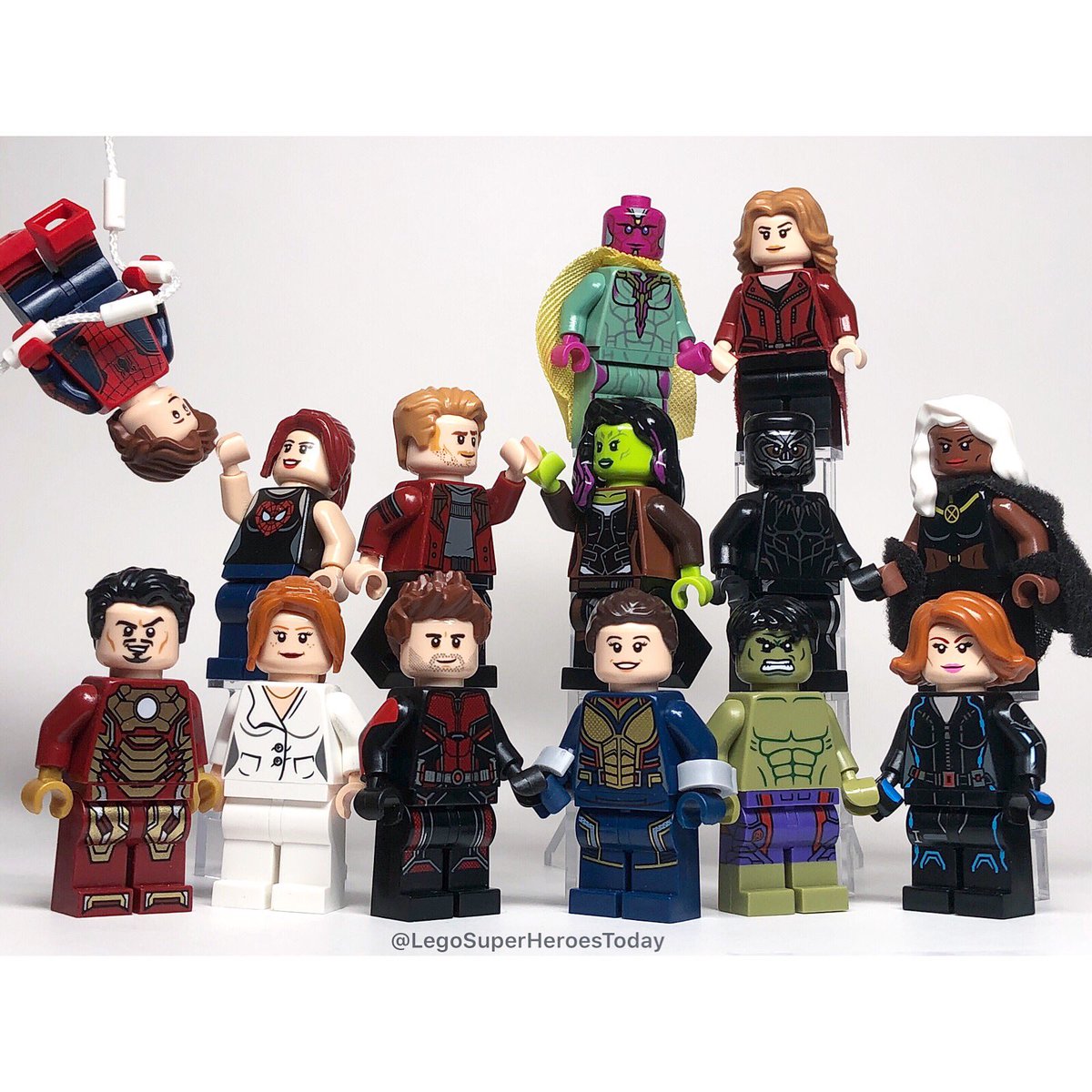 lego mini superheroes today