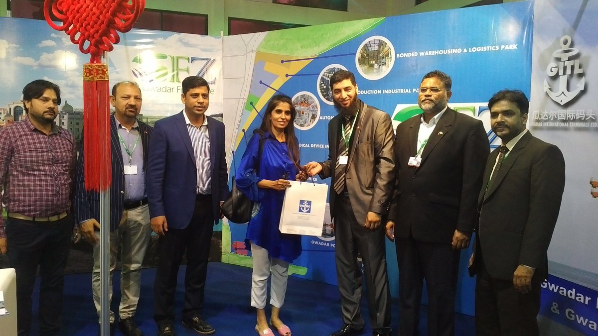 VOGwadar's tweet image. @Naheed_Memon along with @Zohair_Naseer visited the #COPHC at Expo Center #Karachi @IEEEPFair #Pakistan @BaozhongGwadar @SaiyedShahzad @PShabbir @zlj517 @pid_gov @VOGwadar @evazhengll