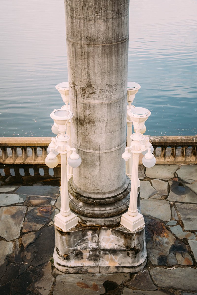LkldPhoto's tweet image. In the heart of #Lakeland one can find neoclassical architecture, modeled after Chicago World’s Fair, skirting Lake Mirror in downtown. As National Geographic wrote about the area &quot;Like an ornate entrance to some vast Venetian palace looms the Civic Center of Lakeland&quot; #LkldPhoto