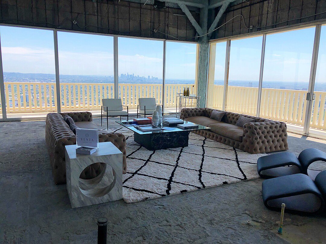 TheBitcoinAgent's tweet image. Dreamt all night about this 😍 THE #penthouse at the #sierratowers look like the perfect artist loft with all the industrial rawness of being un-finished. I say add a bathroom and keep it like this I love it ❤️ #luxuryrealestate #losangelesrealestate #cryptorealestate only $60m