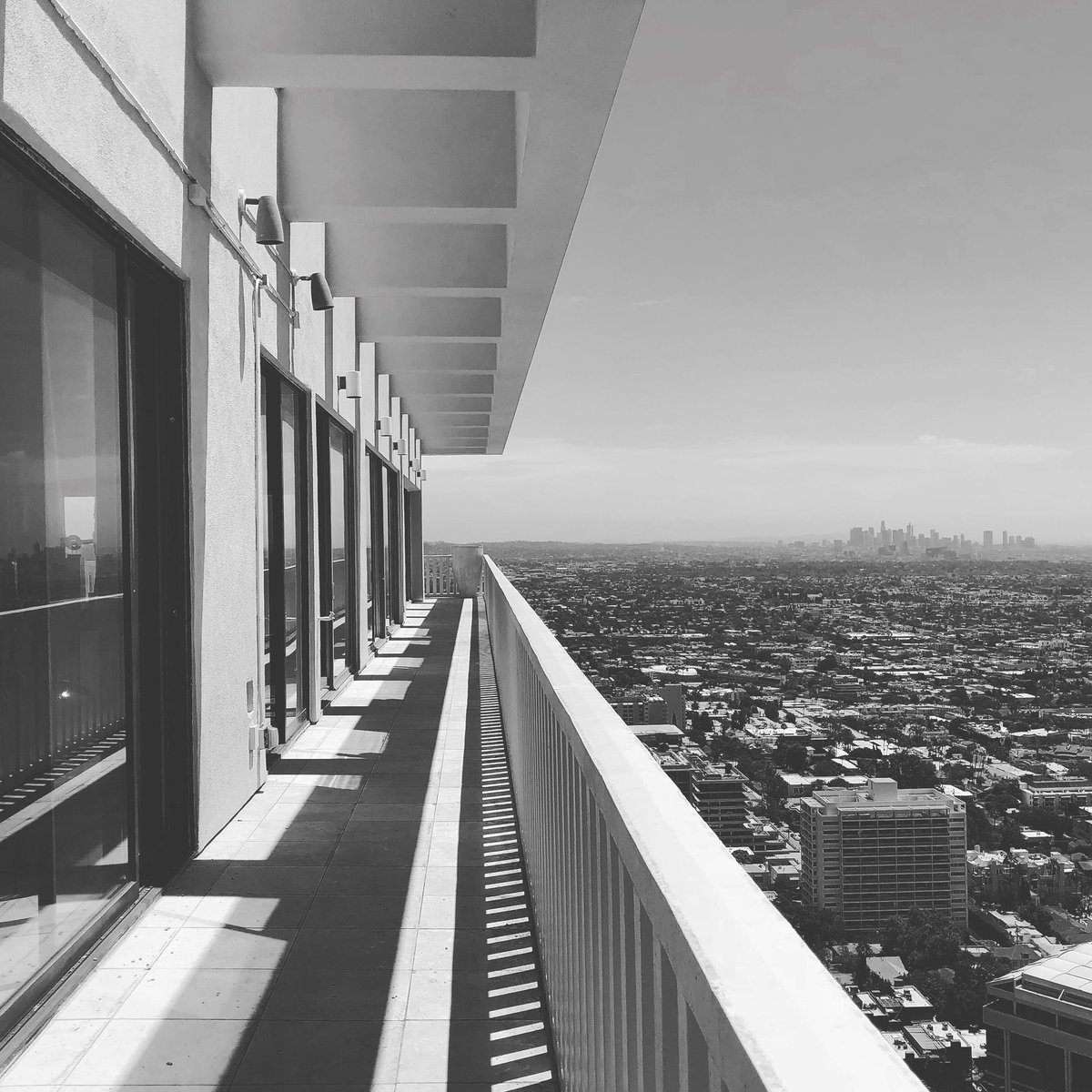 TheBitcoinAgent's tweet image. Dreamt all night about this 😍 THE #penthouse at the #sierratowers look like the perfect artist loft with all the industrial rawness of being un-finished. I say add a bathroom and keep it like this I love it ❤️ #luxuryrealestate #losangelesrealestate #cryptorealestate only $60m