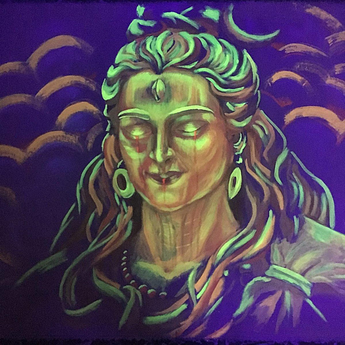 Thatness6's tweet photo. Some UV works, Farzad, 2017 #UVColors #BlackLight #painting #mandala #mandalas #thatness #thatnessart #Thatness_art #Namaste #PeaceAndLove #Peace https://t.co/2fO8JDFrfP