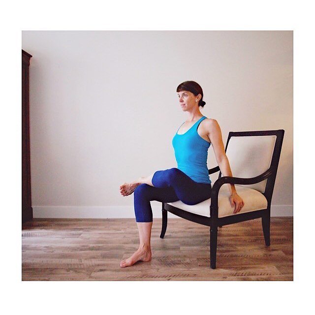 Hippie :: Continuing with the hip theme, this pose is a variation or prep for Pigeon Pose. When done mindfully, this variation can help those of you with poor hip range of motion improve your mobility. It's also perfect for those with arthritis in the sp… ift.tt/2O2H5lG