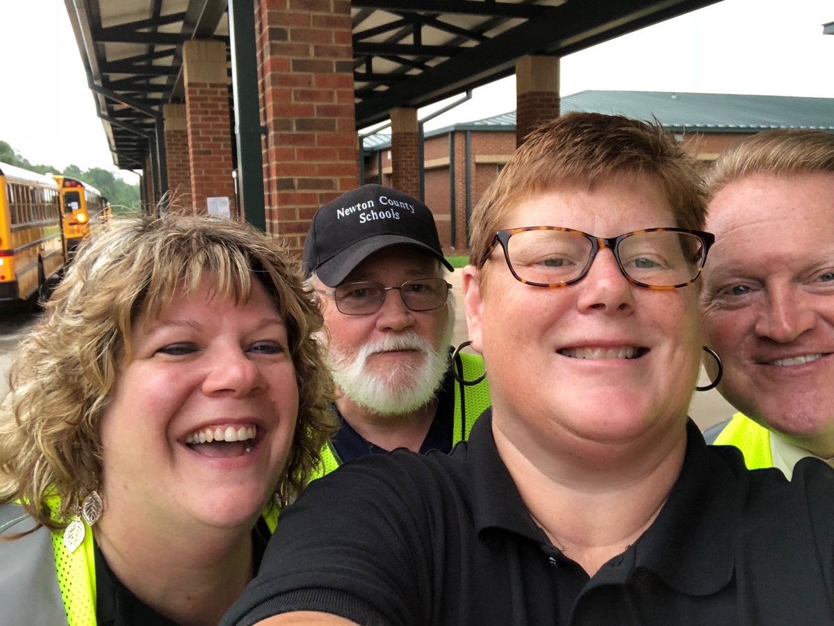 AHS_TIGERSROAR's tweet photo. Teamwork makes the dream work. Everyone made it to the Cove safely thanks your our awesome transportation team. #committothecove#ncssbethebest https://t.co/u3sATIKngE