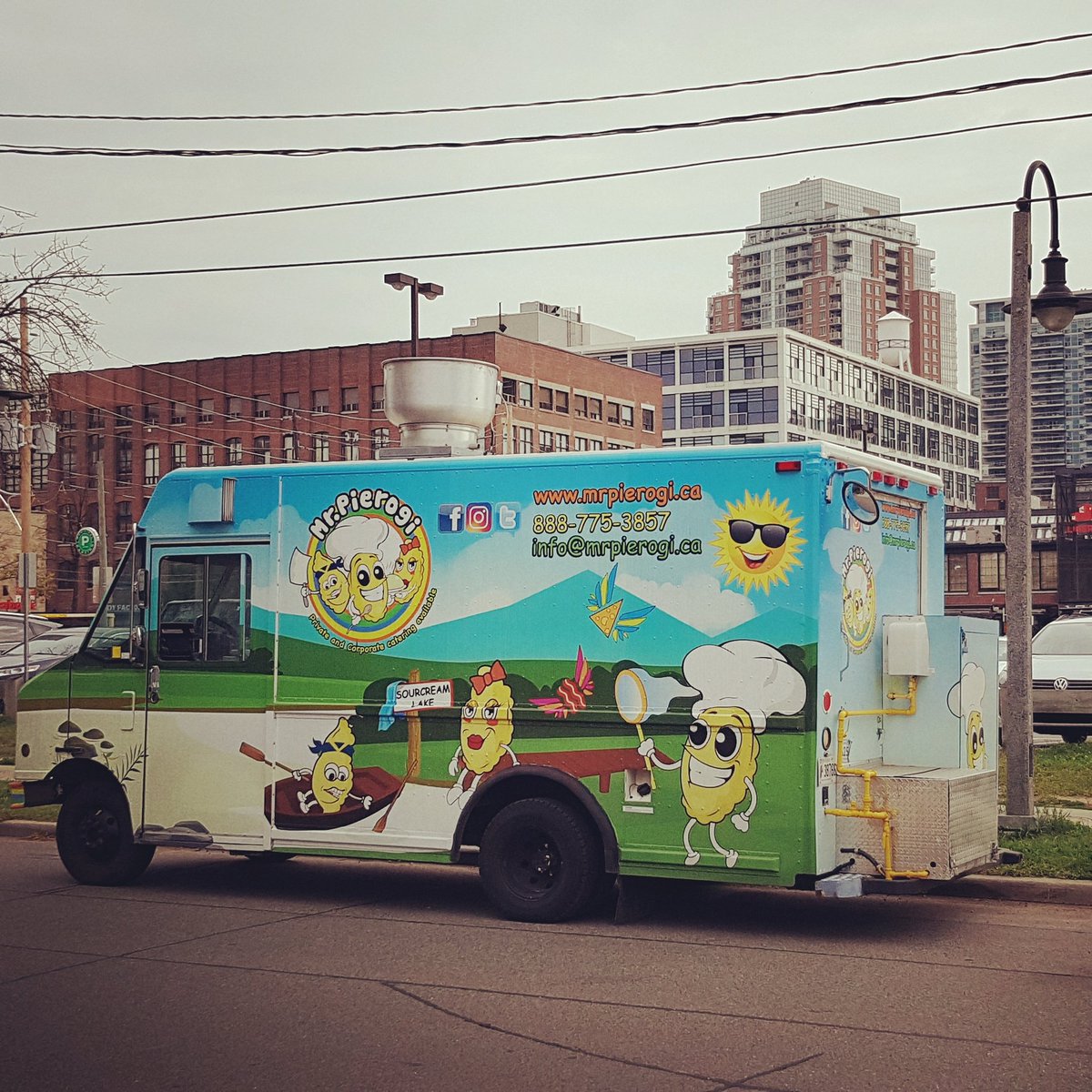 Craving Pierogies? 🥟🥓 Get some In Liberty Village today from 11am to 1.30pm 
#mrpierogi #torontofoodtruck #lunch #libertyvillage