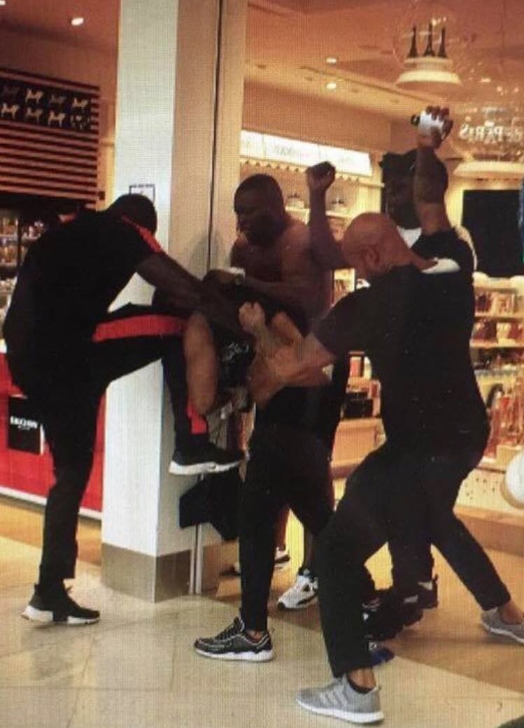 Quand tu es le dernier survivant de ton équipe et que tu tombe sur une squad de 4