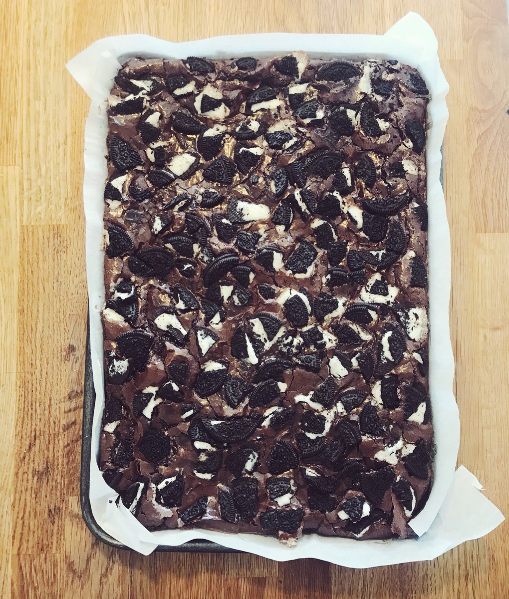 lovecakebakery's tweet photo. Ultimate Oreo Brownie  🍫 #BakeOfTheDay https://t.co/mWtHNEPEGI