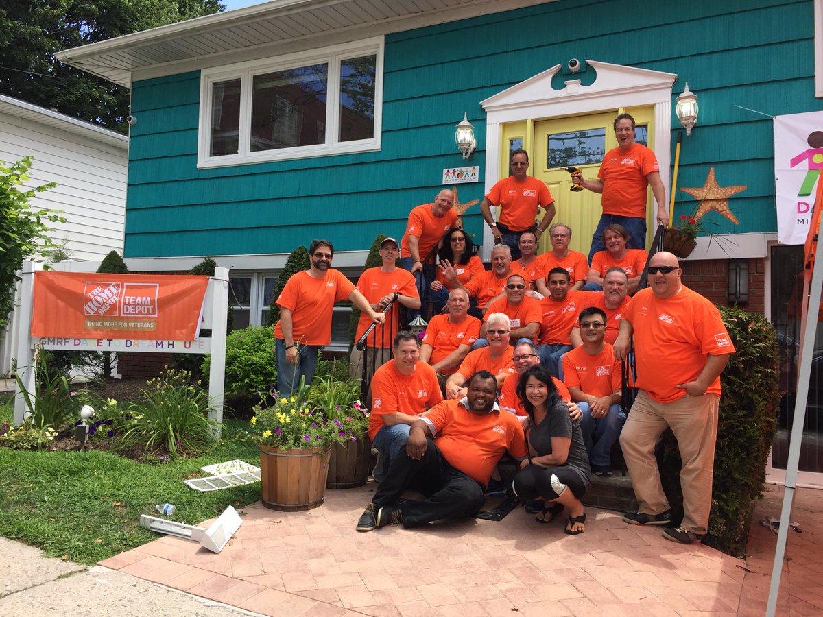 DARE TO DREAM!
GMRF house TEAM DEPOT!! What a AWESOME feeling! #THDNorthern #HDMS <a href="/PicininiDwayne/">Dwayne Picinini</a> <a href="/ChrisGHDMS/">Christopher Gilbert</a>