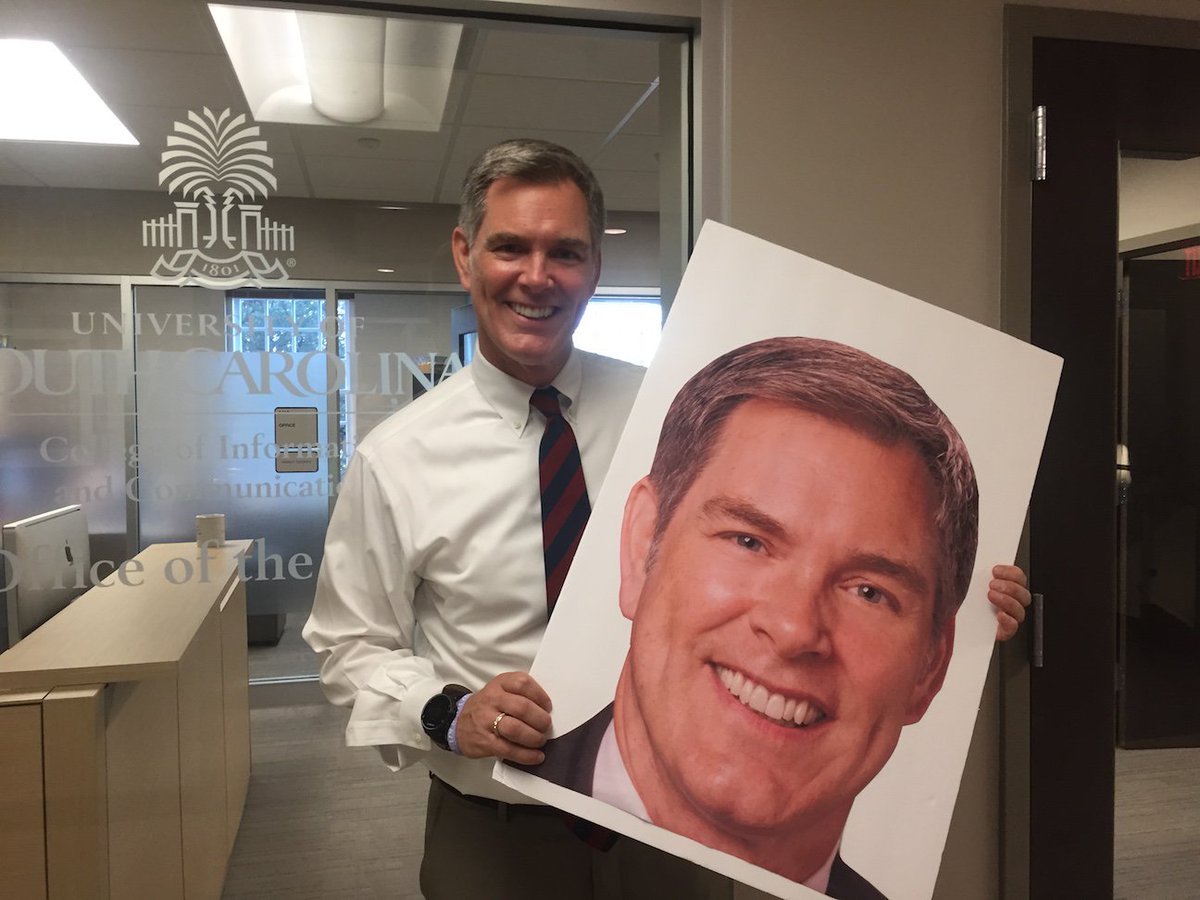 UofSC_CIC's tweet photo. Happy first anniversary to Dean @WTomReichert! Today, he's on the road meeting with @slisSS and @UofSC_SJMC grads. To date, he's visited almost all the Columbia-area libraries and media orgs. He says meeting CIC alumni has been one of the best parts of the job. #CICalumni #UofSC https://t.co/LHAalDrsFF