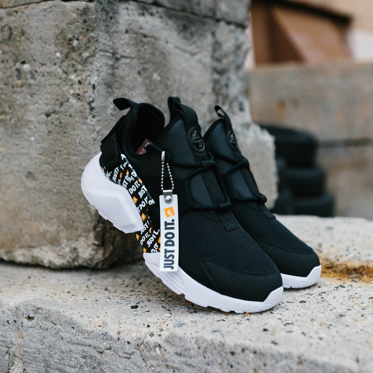 Jimmy Jazz The Nike Just Do It Huarache City Low Just Dropped At Jimmy Jazz T Co 9y242ucqw4