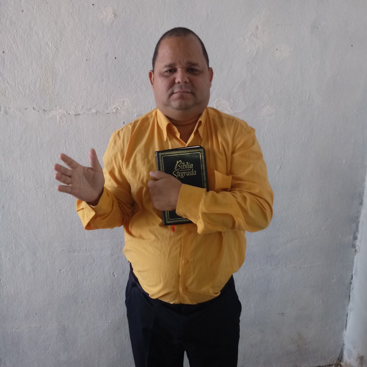 LINDOMARBISPOG3's tweet photo. PASTOR EVANGELINDOMAR BISPO .CONVIDA A OUVIREM A RADIO MELODIA 97.5 FM DO BRASIL./OU OUCA A RADIO CAPITAL.1.030 AM A VOZ DA LIBETACAO .E QUE PODEREM ME AJUDAR .E SO DEPOS NO BANCO https://t.co/mv9SiQnaqi.0402 CONT POUP. 28779-1/OU NO BANC DA CAIXA AG.0213.CONT POUP. 013.22006-0/ https://t.co/xuCEMHkV7y