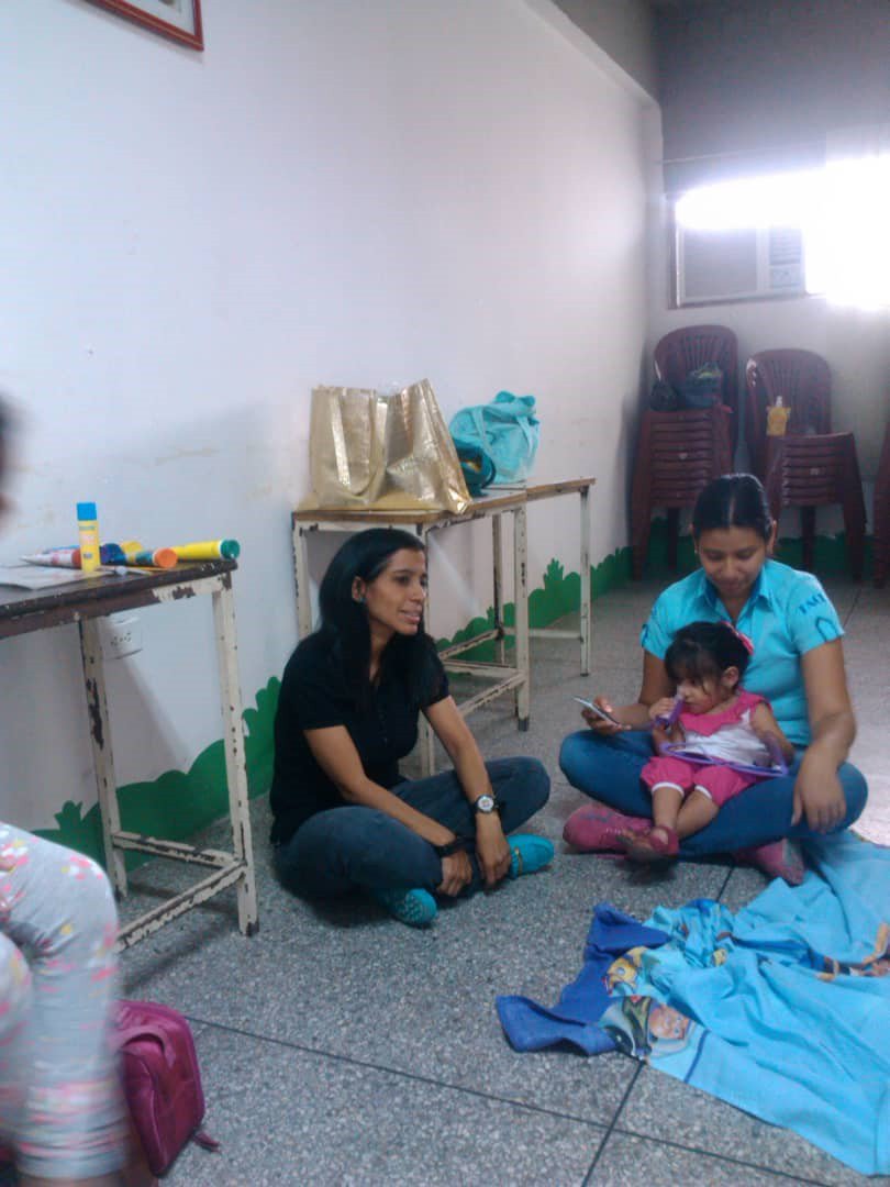 lbciriloalberto's tweet photo. Inicio del Plan Agosto Escuelas abiertas en Victoria, con cuenta cuentos y películas dirigidas a los mas pequeños de la casa. @JauaMiranda @MPPEDUCACION @SalaCarabobo https://t.co/DzfVk7FCtK