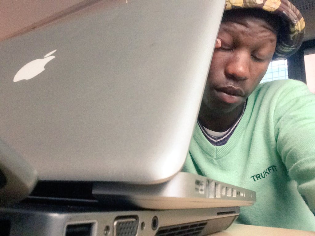 SnowKay_Gee's tweet photo. That moment at school wen u feel so tired and the teacher keeps on shouting "I want my work guys" Eish 
#Rooibos https://t.co/SAzhZEvKZX