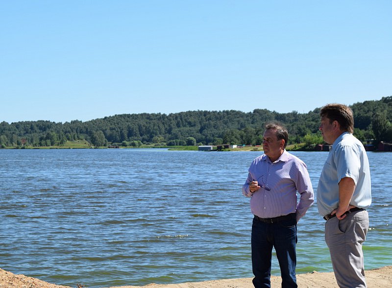 Руководитель фракции #АнатолийБуров с рабочим визитом посетил Вичугский район: 

принял участие в информ.встрече жителей Сунженского с.п. с главой р-на Михаилом Новиковым 

и в мероприятии по итогам благоустройства территории на ул.Николаева в пос.Каменка

ivoblduma.ru/press-tsentr/v…