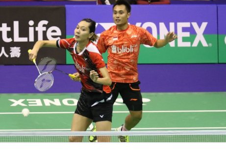 sabaroni's tweet photo. Saya dukung Hafiz Faizal /Gloria Emanuelle Widjaja karena mereka bermain sangat bagus, dan cara bermainnya sangat variatif, baik hafidz/gloria, yakin pasti juara semangat dan good luck untuk balas kekalahan dr Siwei/Yaqiong #PickMeNOW #WBC2018 @BadmintonNow https://t.co/A7rRraCZgT