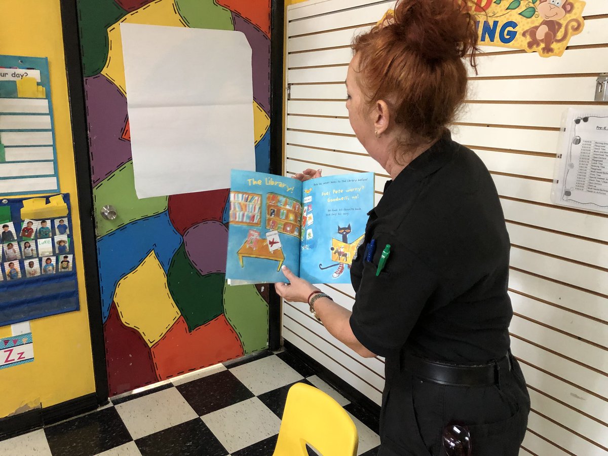 CoconutCreekPD's tweet image. CSI Karabaza and #CreekFamilyPDReads visited the outstanding kids and staff at Get Smart Preschool this morning!  After stories about #PeteTheCat and #MaxAndRuby, it was police sticker time!  #MyCoconutCreek