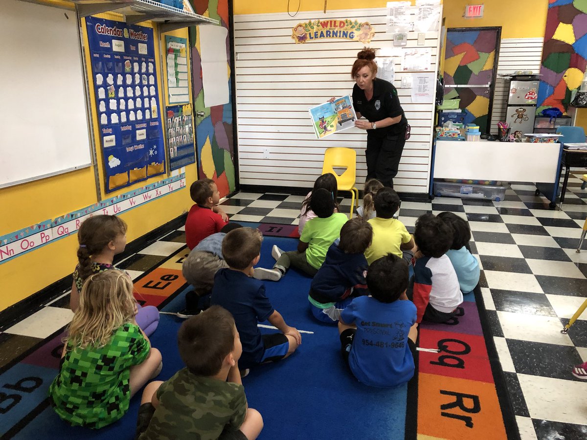 CoconutCreekPD's tweet image. CSI Karabaza and #CreekFamilyPDReads visited the outstanding kids and staff at Get Smart Preschool this morning!  After stories about #PeteTheCat and #MaxAndRuby, it was police sticker time!  #MyCoconutCreek