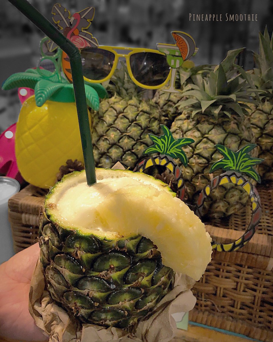 #ตลาดมะขาม #สับปะรดปั่น เปรี้ยวไปนิดจืดไปหน่อย แต่ก็พอสดชื่น แฮร่!! #PineappleSmoothie #TheTamarindMarket