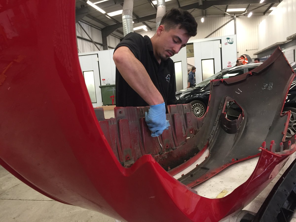 If you've had a car park prang or dinged door &amp; you're looking for an expert &amp; trustworthy repairer - look no further! We will get your vehicle looking great in no time - give us a call today for more information - ow.ly/KPo330lckce #contactus