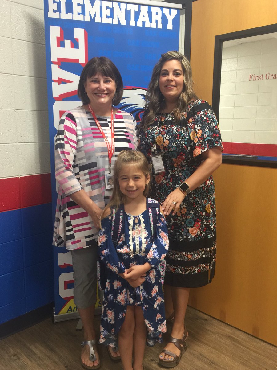 MrsJillMcNally's tweet image. Back to school #mcnallygirls #mommateacherlife #ogesfam #CCSD1stDay #CCSDFam