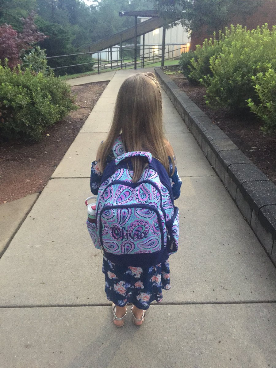 MrsJillMcNally's tweet image. Back to school #mcnallygirls #mommateacherlife #ogesfam #CCSD1stDay #CCSDFam
