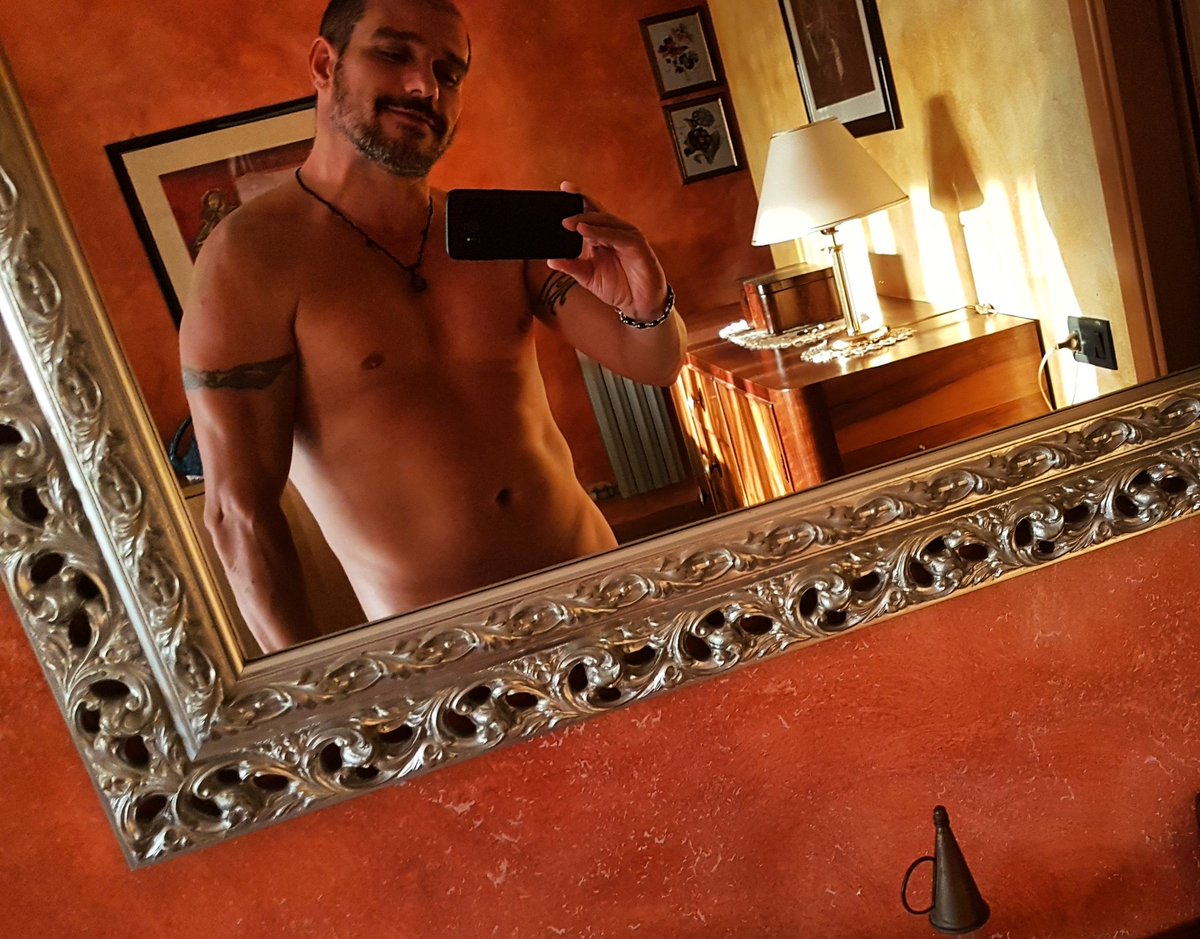 JoelSepelJOELSE's tweet photo. Pieces of me😎.
#piecesofme #picsofme #picsofmylife #traveller #crumblenot #ROCKETQUEEN #singerofaband #hardrocker #rocker #performer #frontman #a #musico #italianrocker #JOELESEPEL #JOELSE #JOELSEPEL #composer #MUSICOITALIANO #RockPerformer #SONGWRITER #Musicista #singercomposer https://t.co/m3EaCAITmI