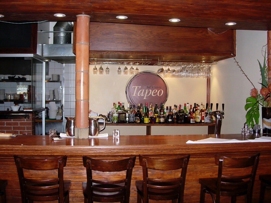 We came a long way in 14 years ⁦<a href="/Restotapeo/">RestoTapeo</a>⁩ with ⁦<a href="/AfonsoV_/">Victor Afonso</a>⁩ ⁦<a href="/mariefleur35/">Marie-Fleur</a>⁩ #Montreal 🇪🇸 #wines &amp; #tapas