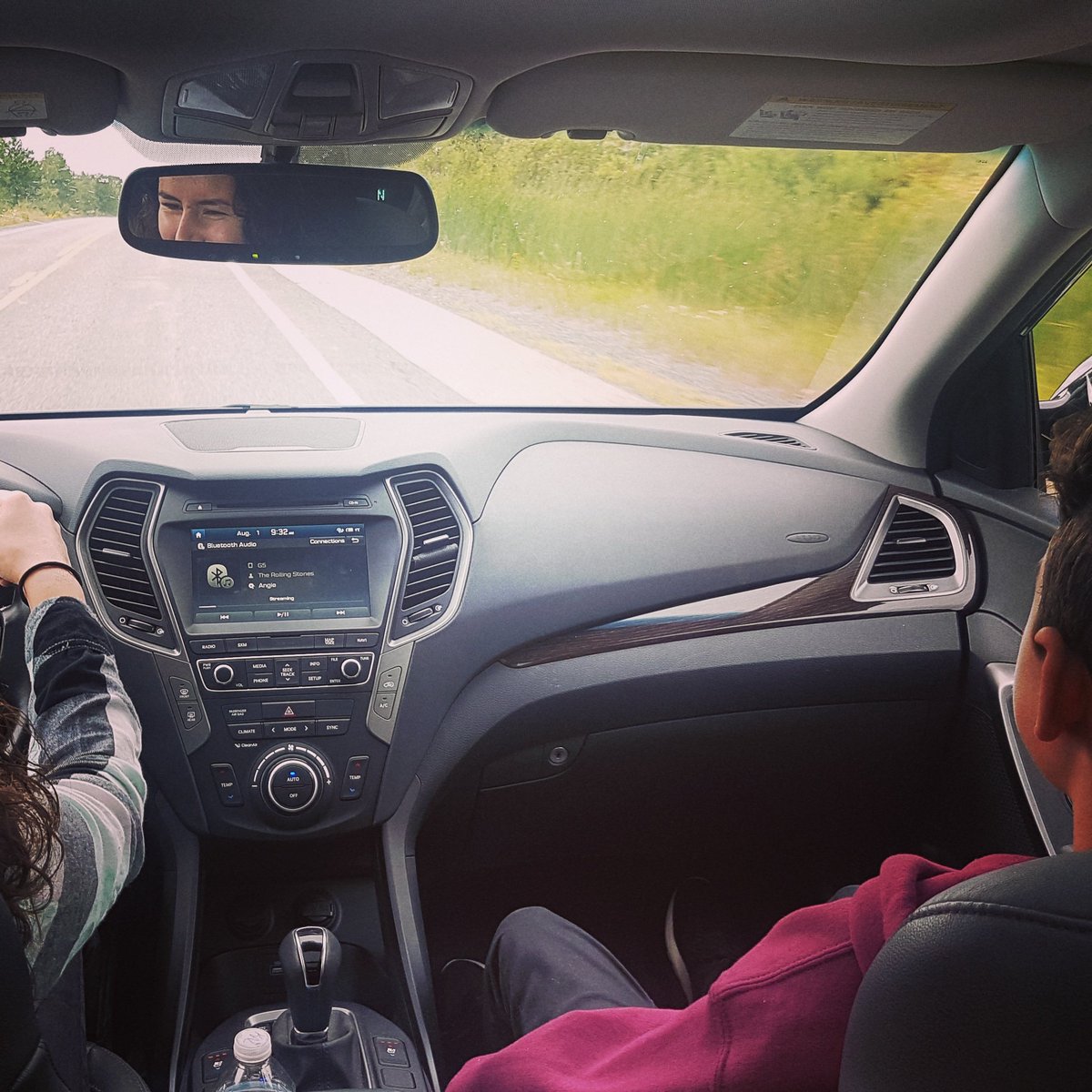 HaneyLouka's tweet photo. This is a first ... kids in front and parents in the back. https://t.co/WstRkcMlrm