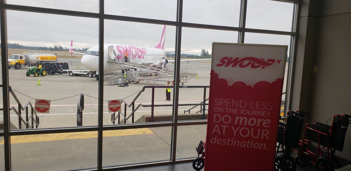 threndyleski's tweet image. Well played so far #flyswoop #ontime #aisleseat #abbotsford